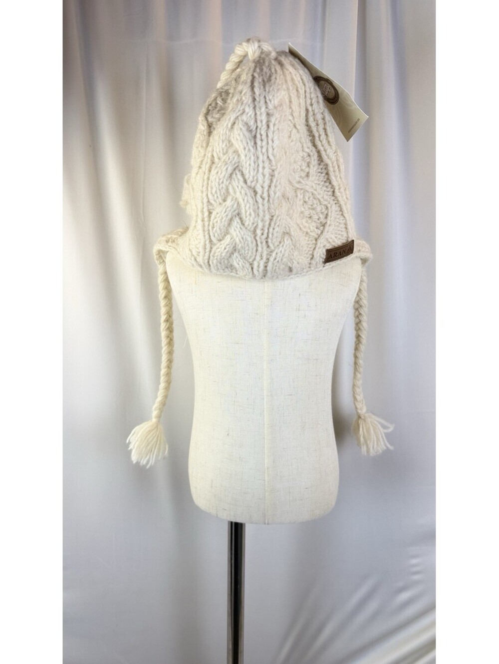 Aran Sweater Market Cable Knit Beanie Hat Cap 100% Wool Tassled NWT Ivory